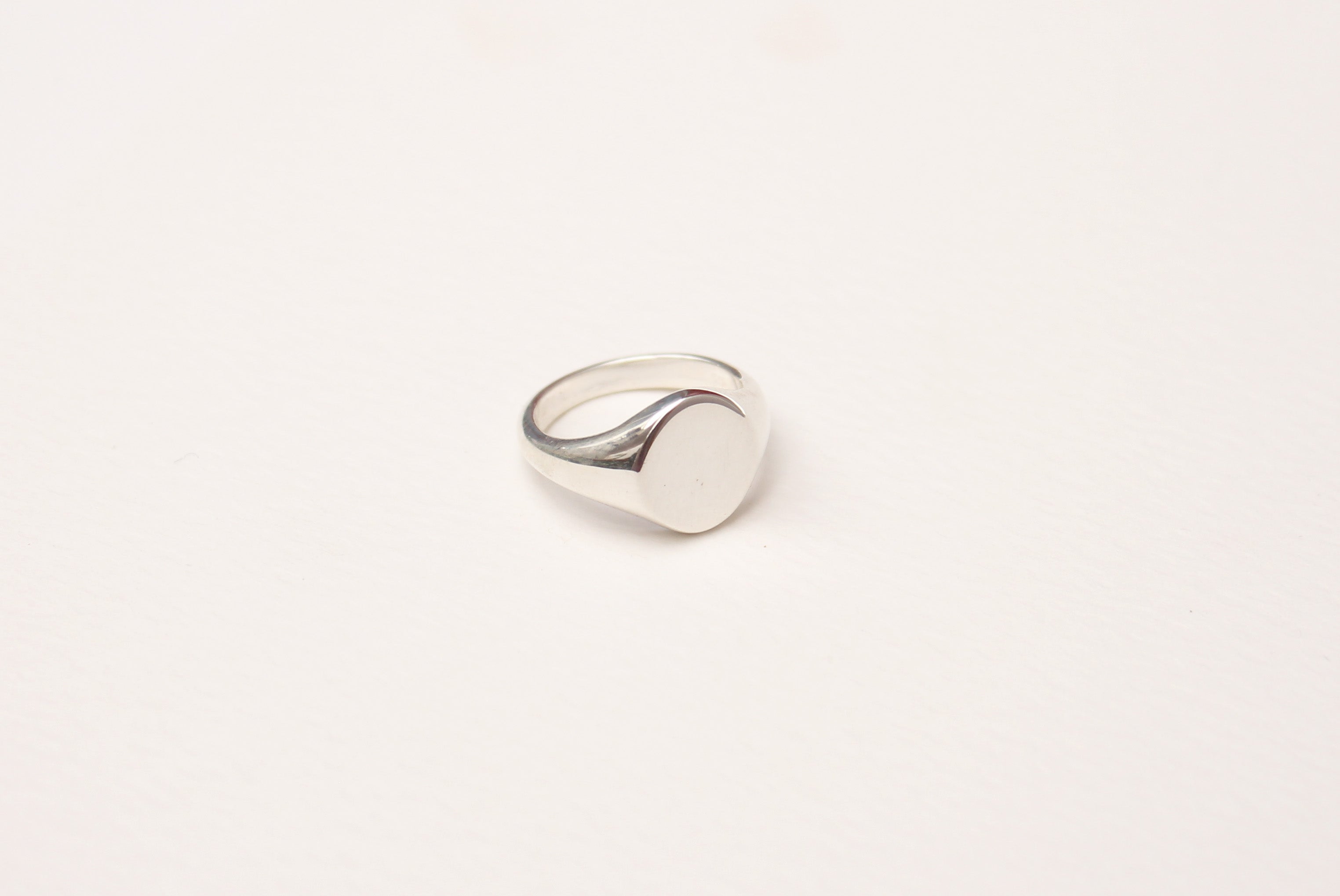Ladies Oval Signet Ring