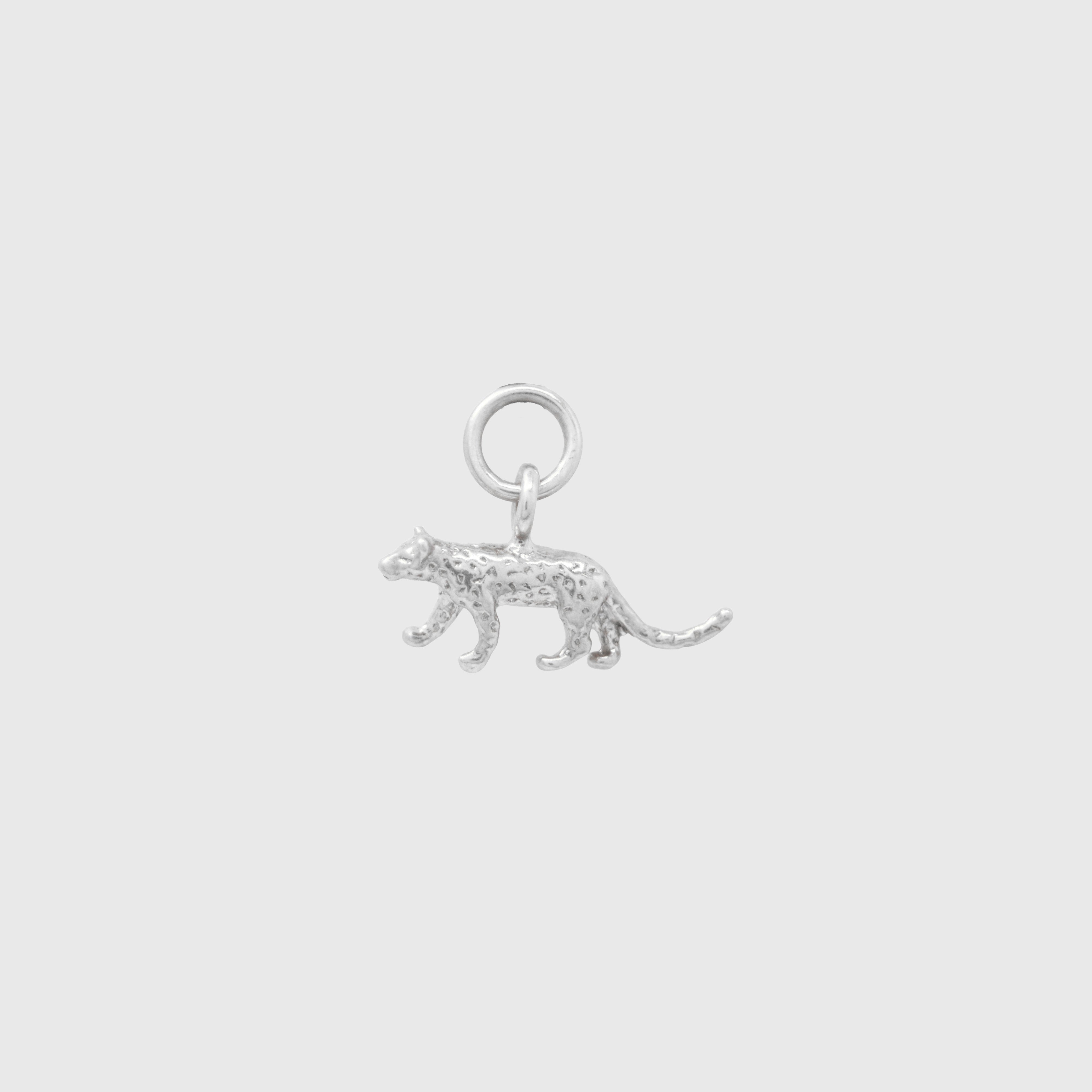 Ingwe Walking Hoop Charm