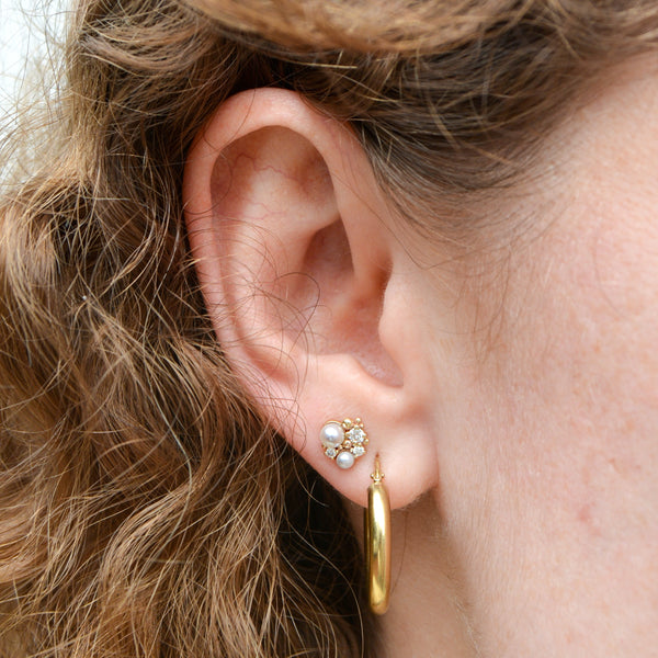 Pearly cluster studs
