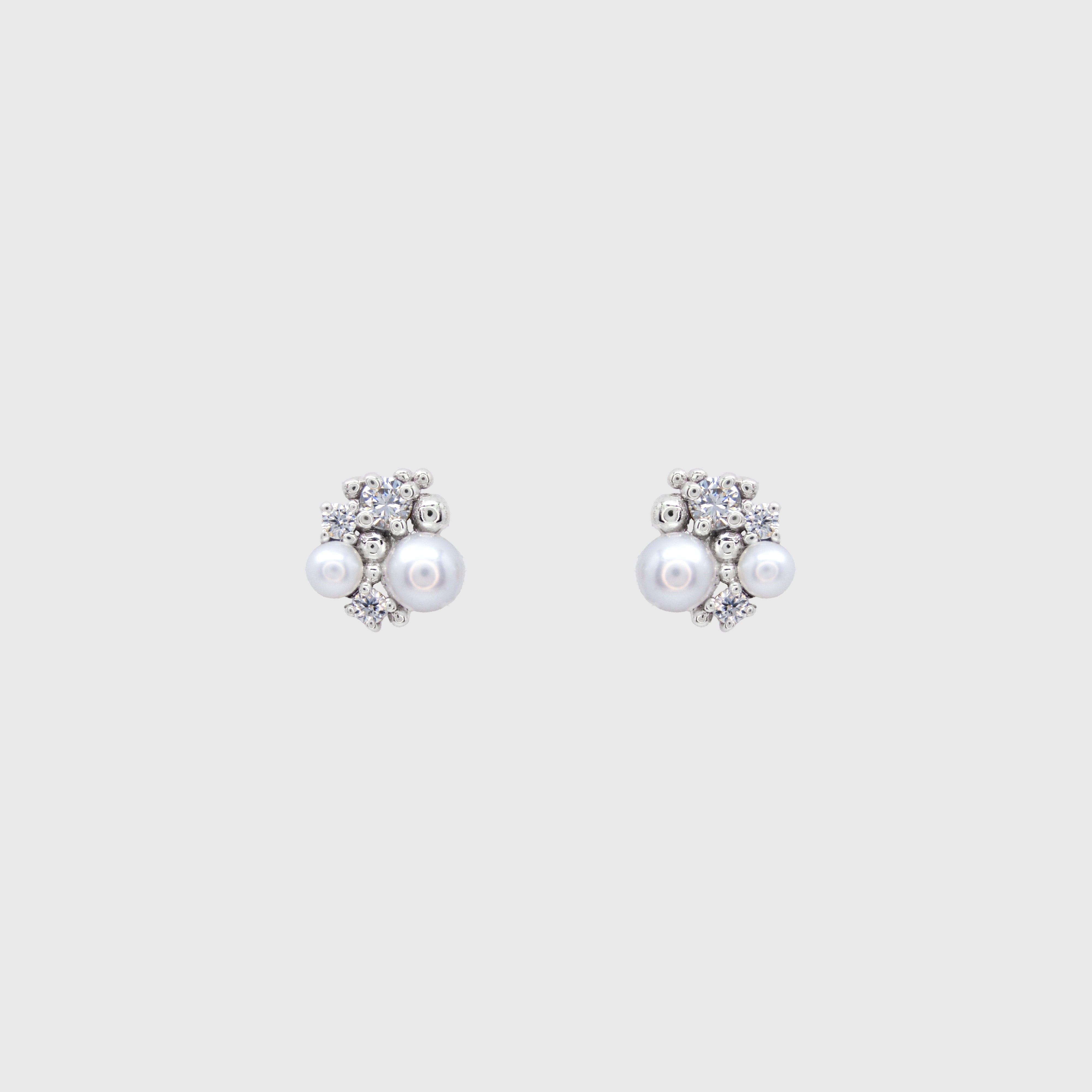 Pearly cluster studs