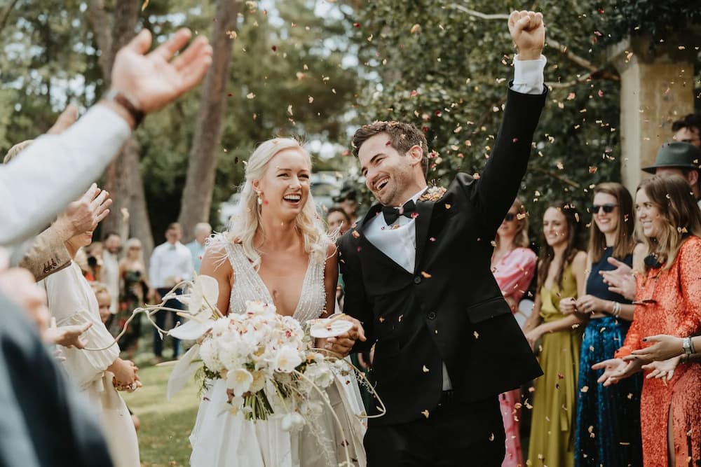 The Complete Guide to Signet Rings: Origin, Styling, Care and More ...