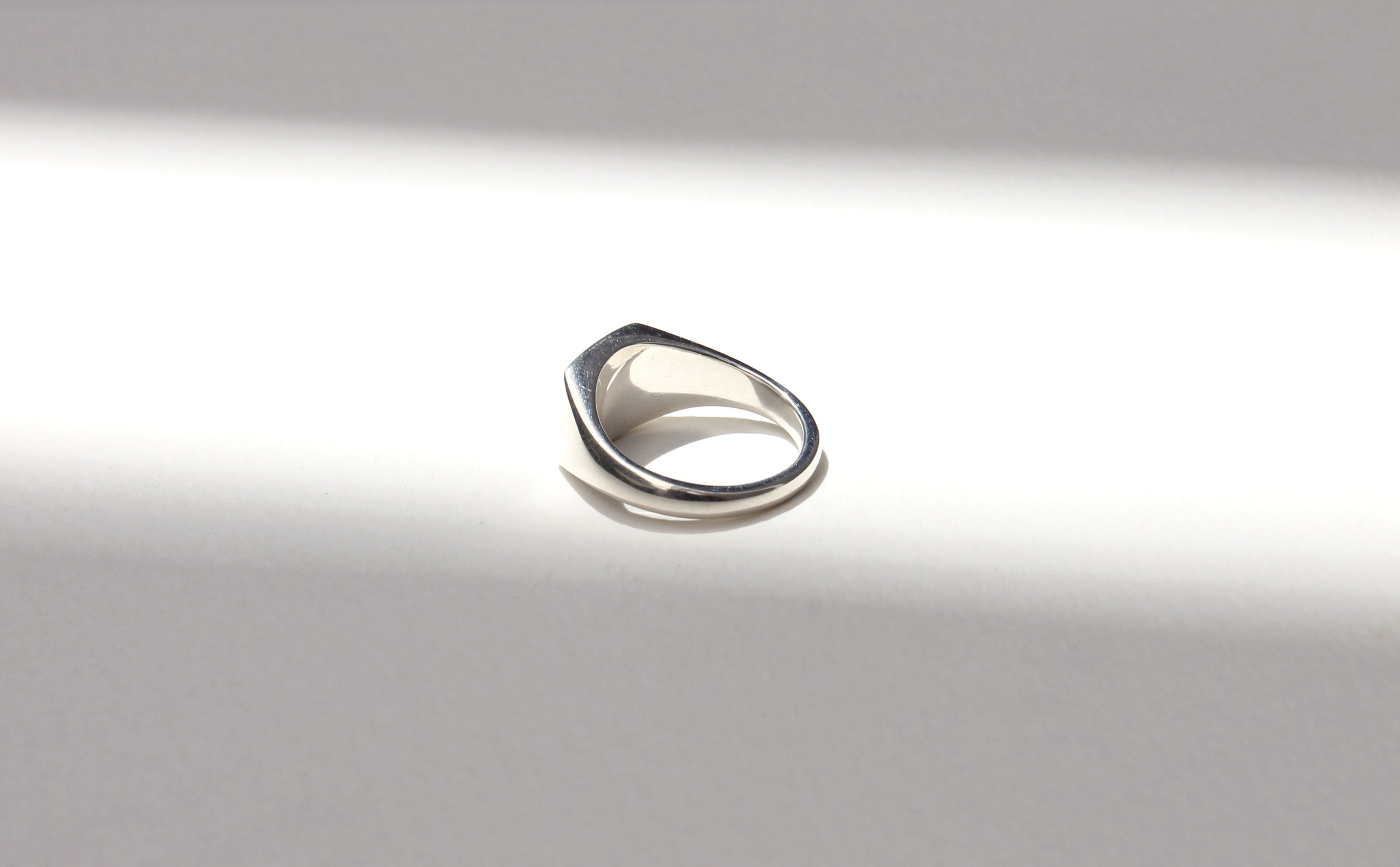 Mens Cushion Signet Ring – Anna Rosholt Jewellery