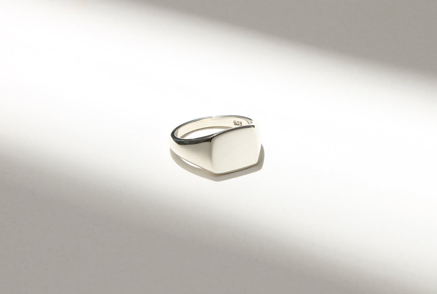 Mens Cushion Signet Ring – Anna Rosholt Jewellery